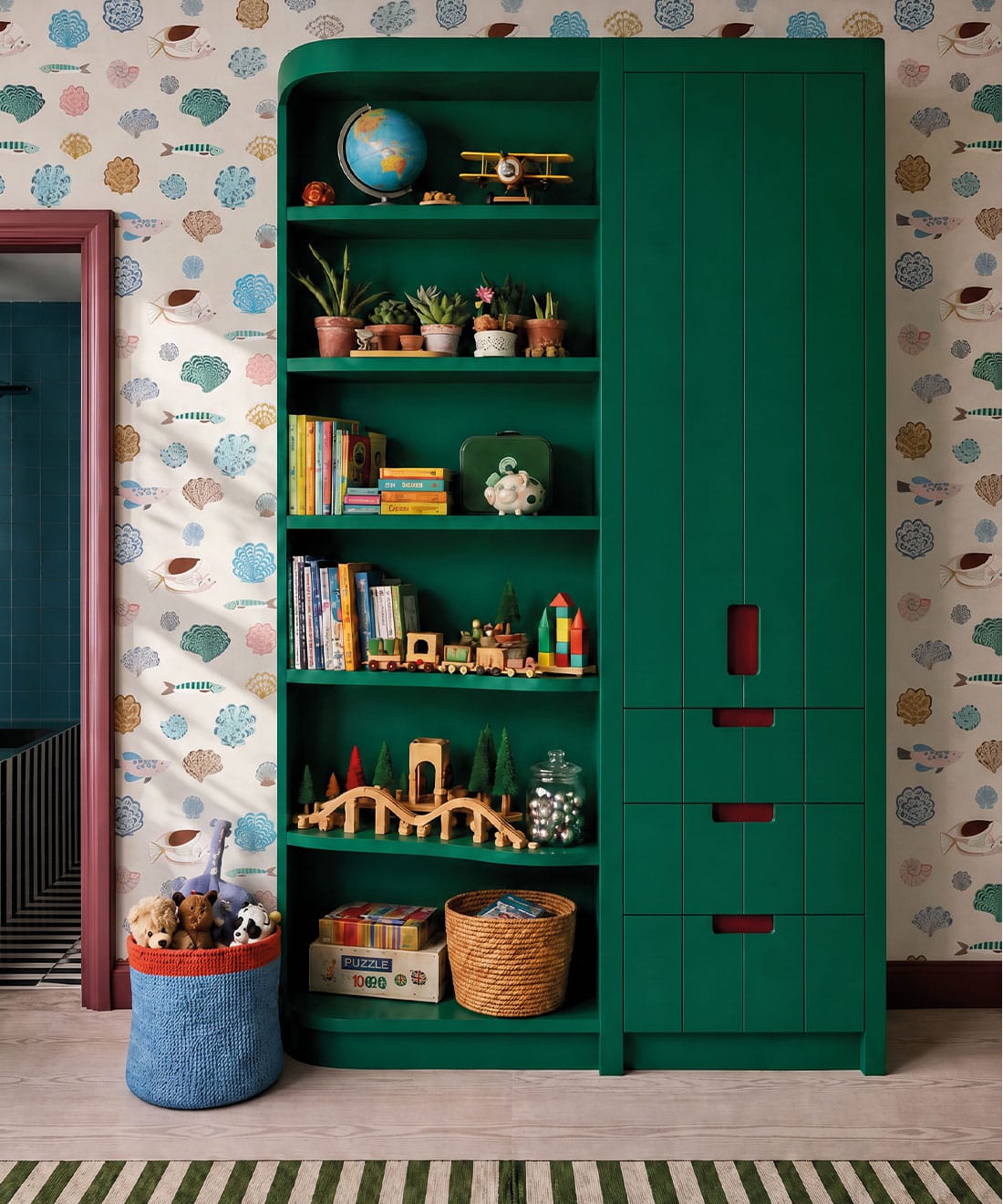 Seaside Treasures Wallpaper - Colourway: Shell - Insitu